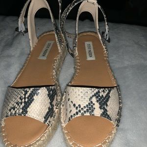 STEVE MADDEN ESPADRILLE SANDALS